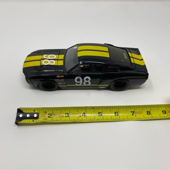 1967 Shelby GT-500KR 1:24 scale diecast car by Jada Big Time Muscle (Used)‎ - Picture 12 of 13